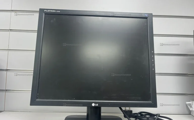 Монитор lg flatron l1942s .