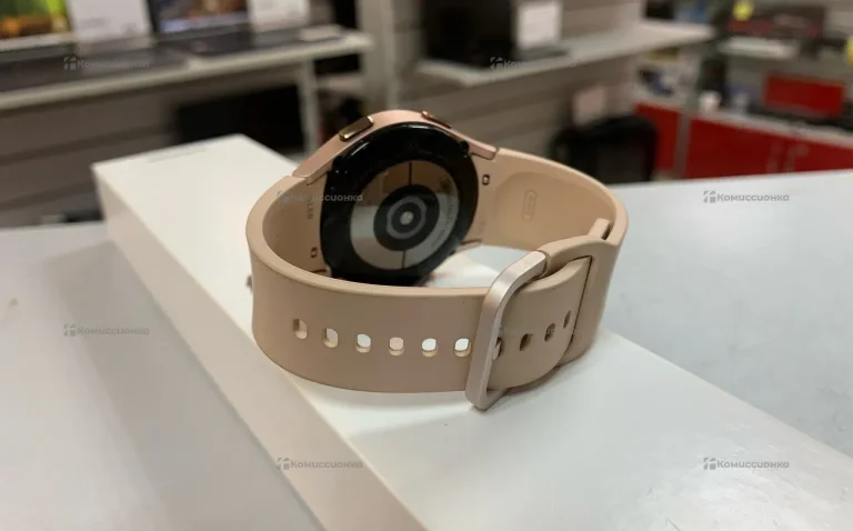 Часы  Samsung Galaxy Watch 4