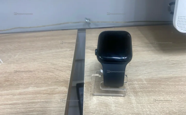 Часы  Apple Watch 7 45mm