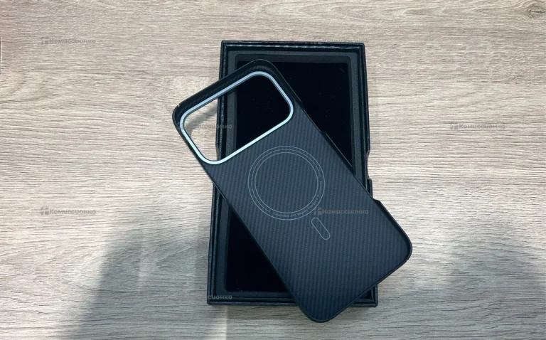 Чехол FC Карбон для Iphone 17 Pro Max - Мелко-зернистый