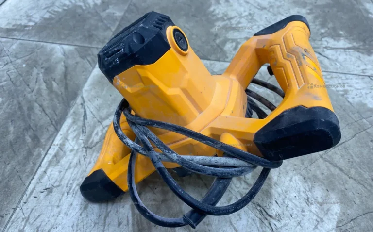 Миксер строительный сетевой Deko DKM1700