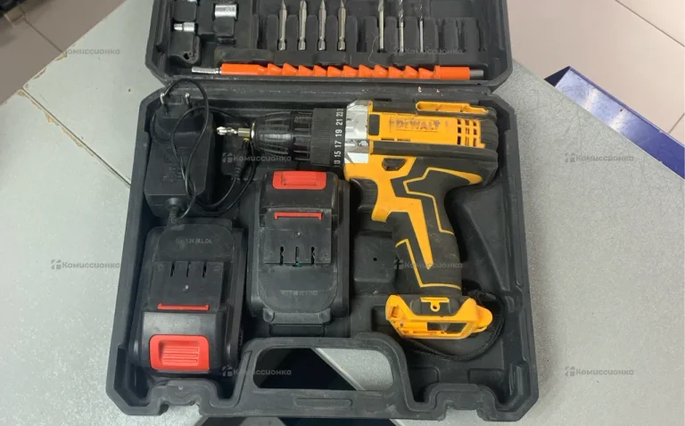 Шуруповерт реплика Dewalt