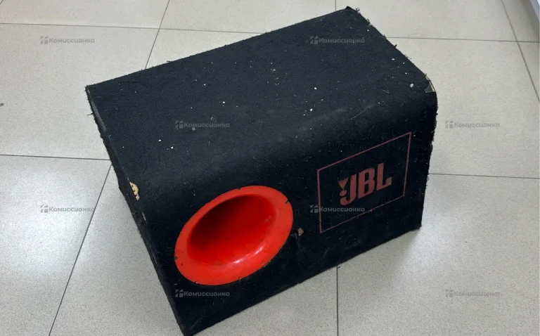 Сабвуфер jbl cb300e