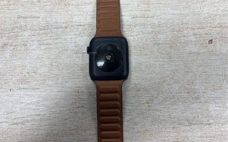Часы Apple Watch SE gen 2 44mm