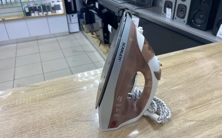 Утюг Scarlett 1600w