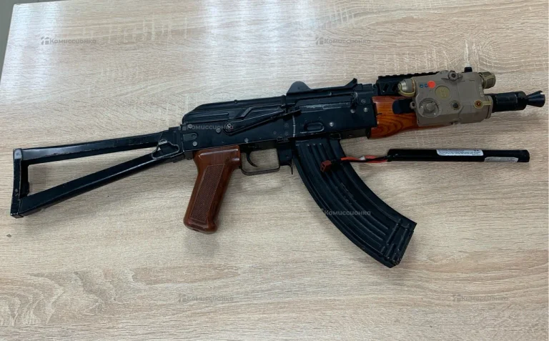 Страйкбольный АК-74 с лазерным указателем