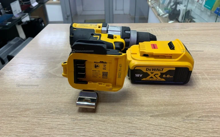 Дрель шуруповерт DeWalt DC911