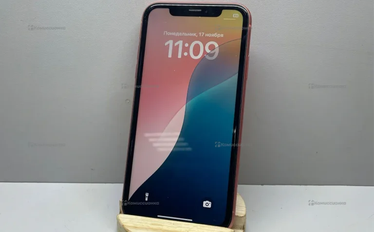 Apple iPhone XR 64 ГБ