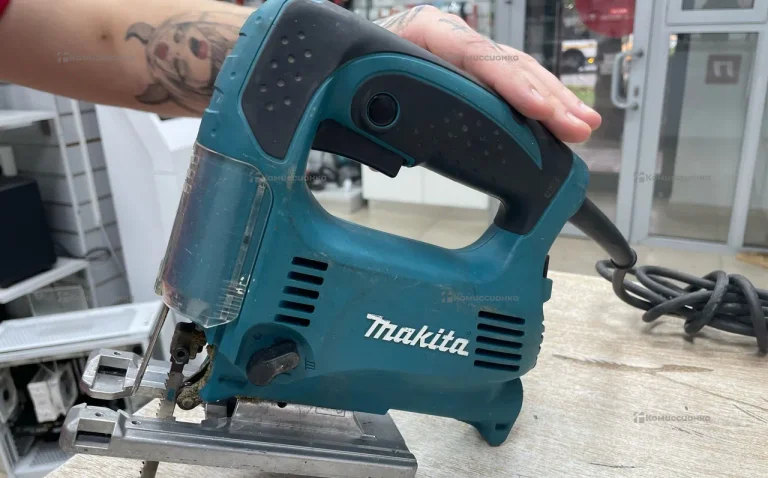 Электролобзик makita 4329