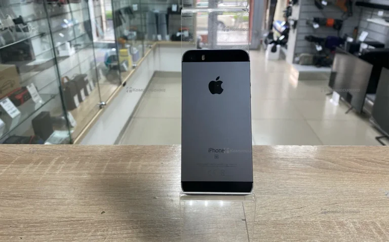 Apple iPhone SE 32Gb