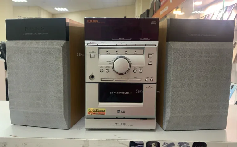 Музыкальный центр  LG FFH-295AX + 2 саба 30w