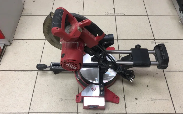 Торцовочная пила Elitech ПТ 1825К