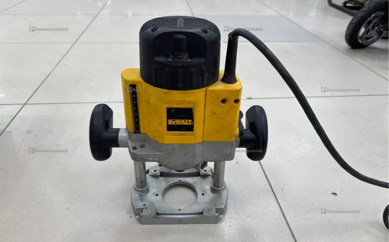 фрезер Dewalt DW626