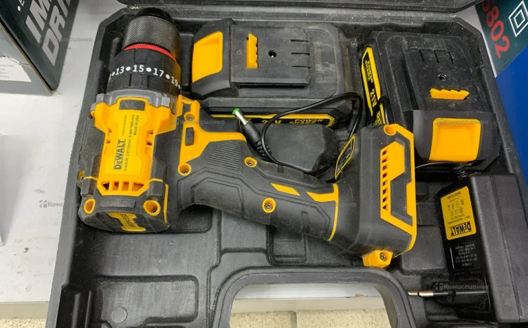 шуруповерт Dewalt 21v