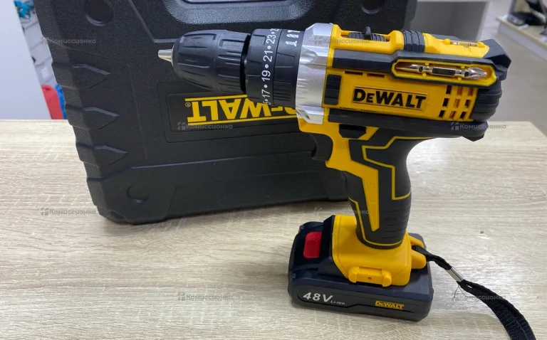 Шуруповерт Dewalt реплика