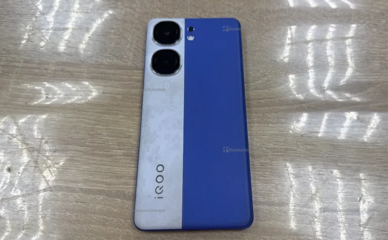 Vivo iQOO Neo9S Pro+ 12/256 ГБ