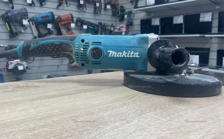 Угловая шлифмашина Makita GA9050