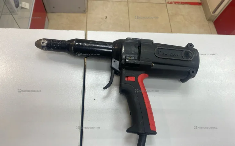 заклёпочник TAC 700A