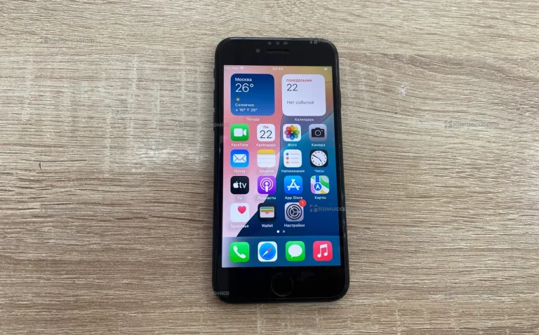 Телефон Apple iPhone SE 2/64 ГБ