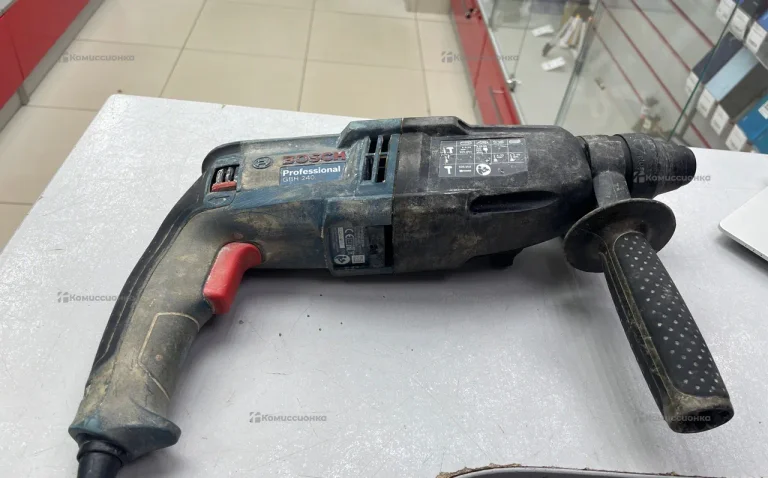 перфоратор Bosch GBH240