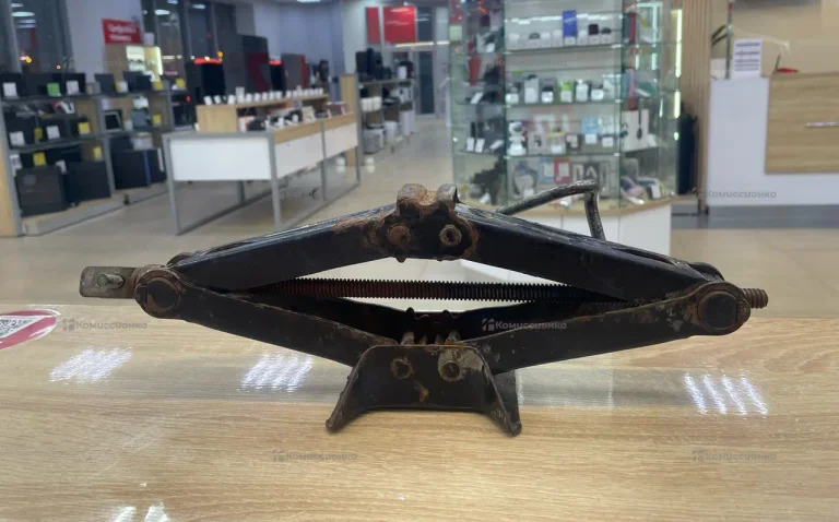 Домкрат ромбический