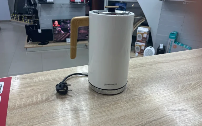 Чайник REDMOND RK-M162