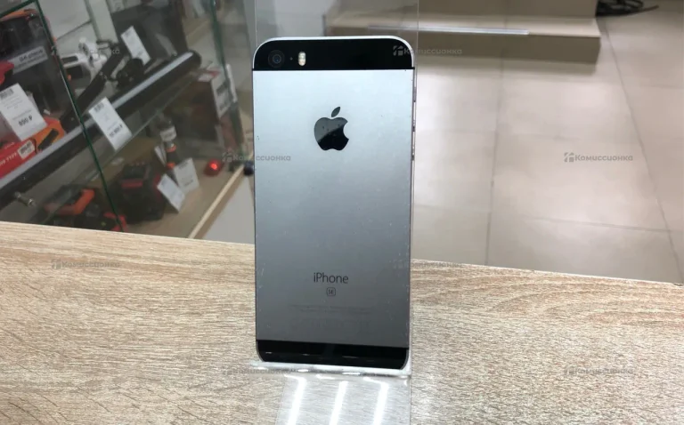 IPhon SE 32 гб