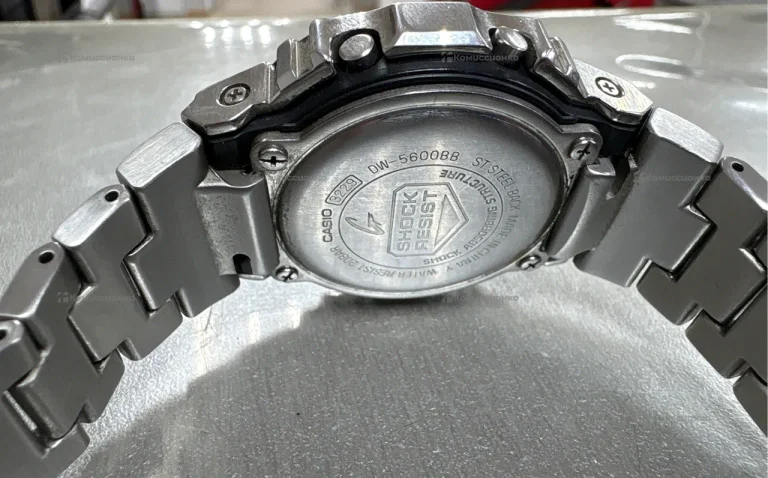 Часы  Casio DW-5600BB