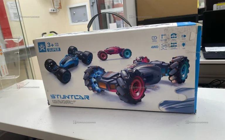 Машинка на пульте управления