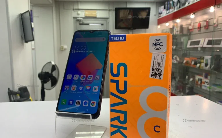 Tecno Spark 8C 4/64 ГБ