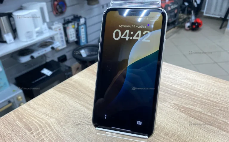 Apple iPhone 11 4/64 ГБ