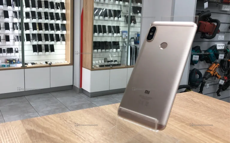 Xiaomi Redmi Note 5 4/64Gb
