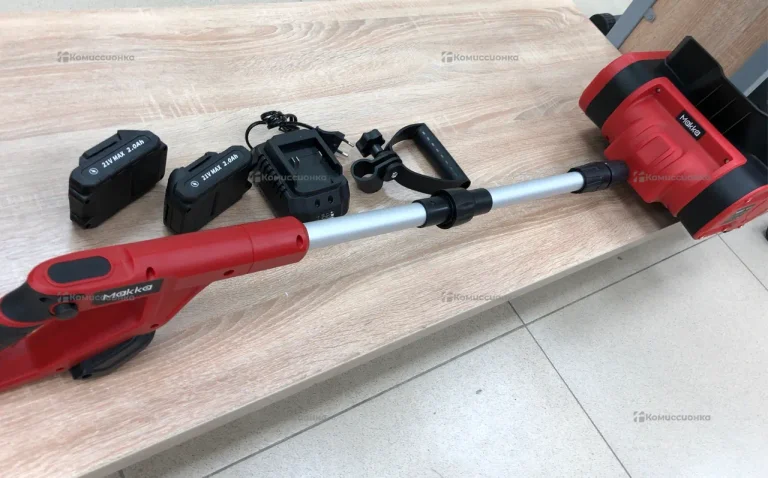 Аккумуляторная снегоуборочная лопата Makka Snow Bl