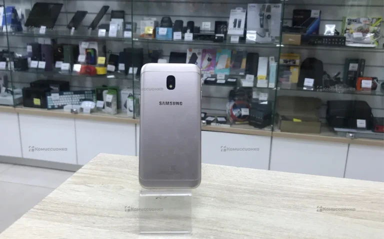 Samsung Galaxy J3 (2017) 2/16 ГБ