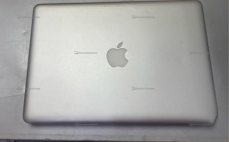 Ноутбук  apple nacbook pro 13 2010 core 2 duo 4gb
