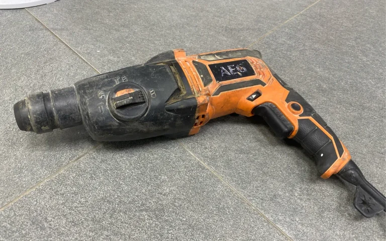 Перфоратор AEG KH 24 IE