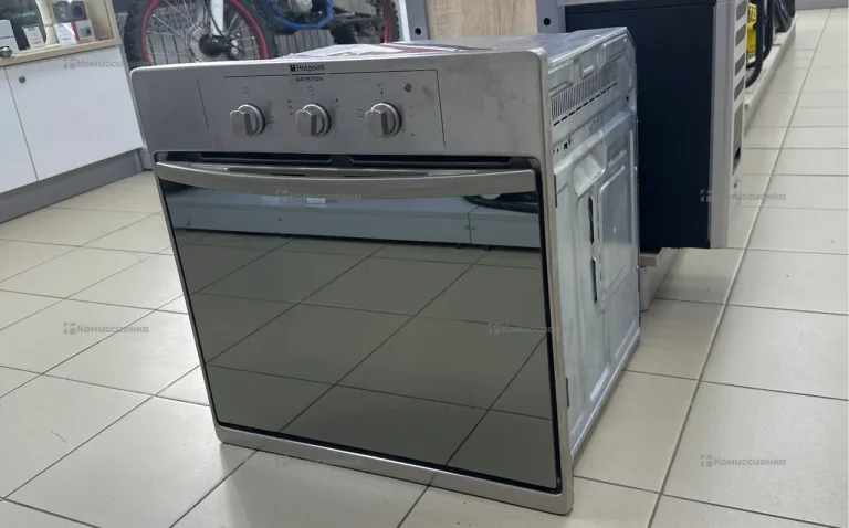 Духовой шкаф Hotpoint Aristotle FB52C2