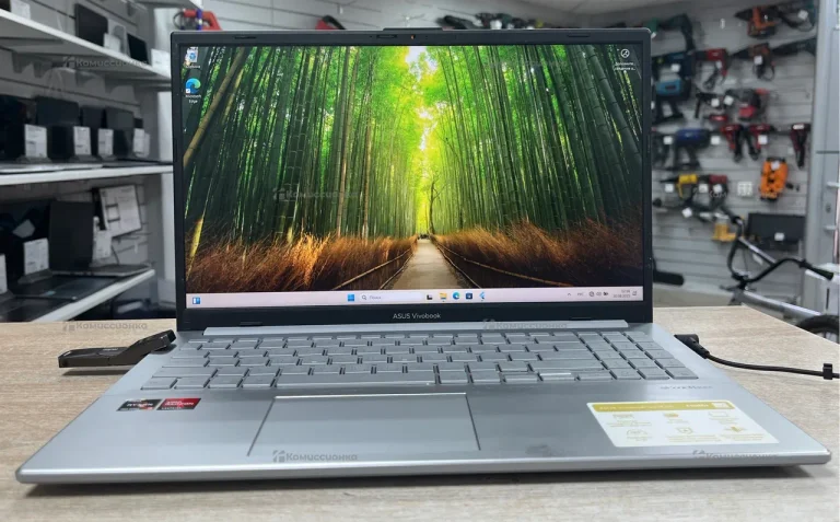 Ноутбук  ASUs VivoBook go 15