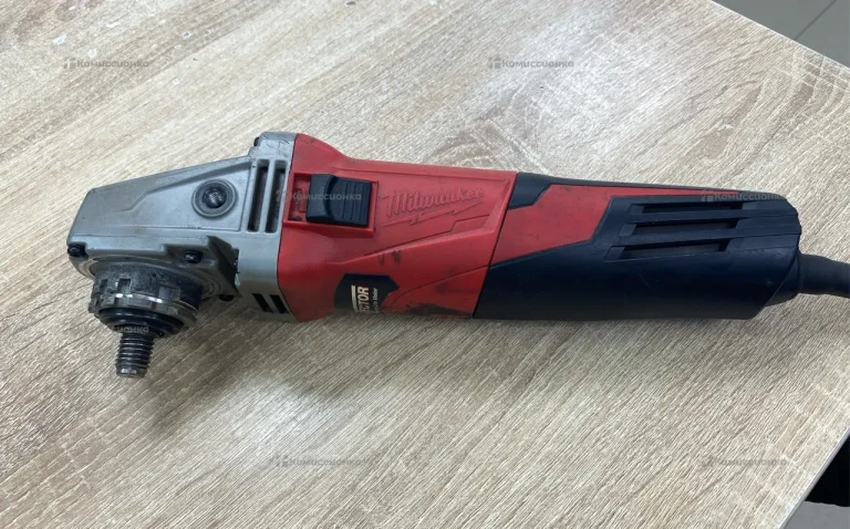 УШМ Milwaukee AGV 15-125 XC