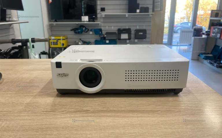 Проектор  Sanyo PLC-XU350A