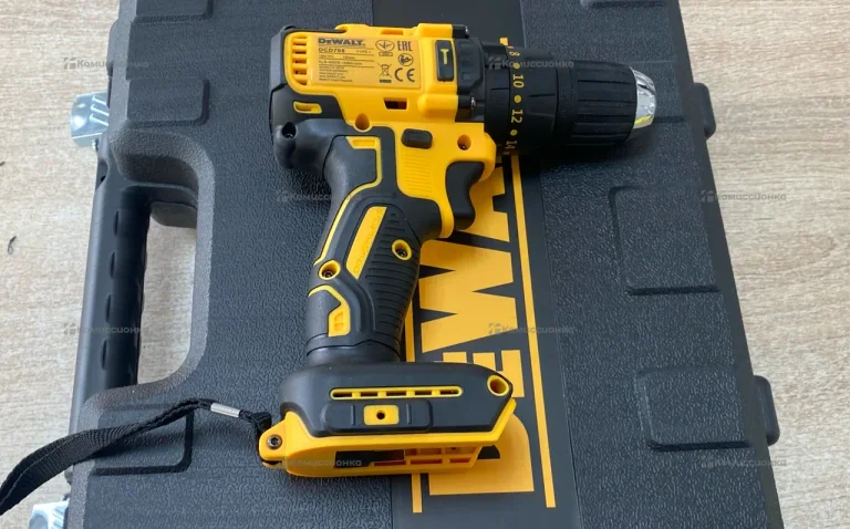 Шуруповерт Dewalt DCD708