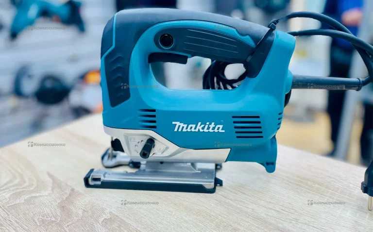 Электролобзик makita JV0600K