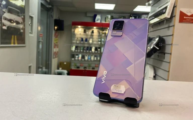 Vivo V21e 8/128 ГБ