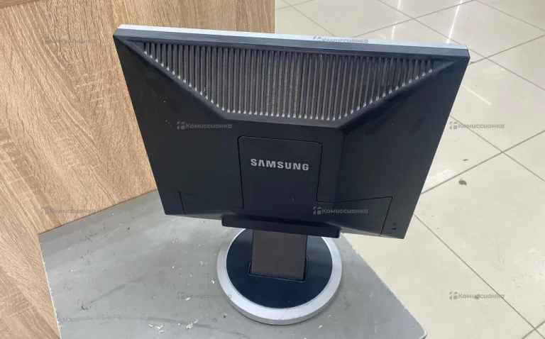 Монитор  Samsung