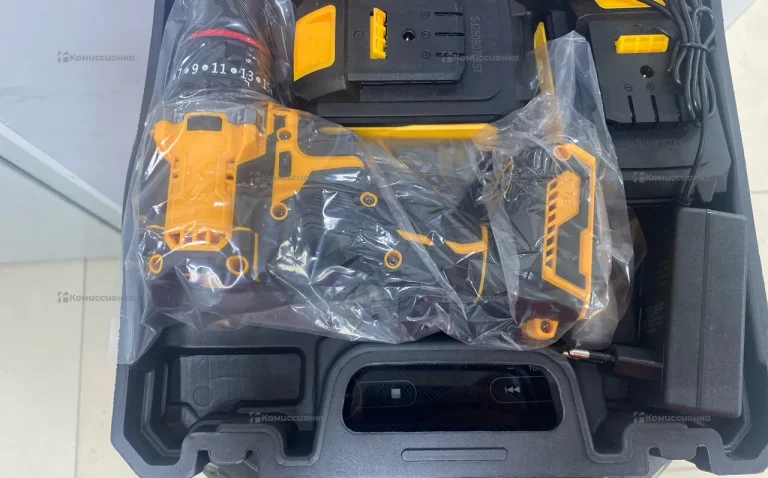 шуруповерт Dewalt б/щ