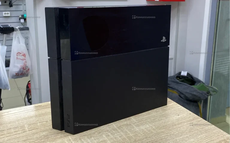 Приставка  PS4 fat 500gb