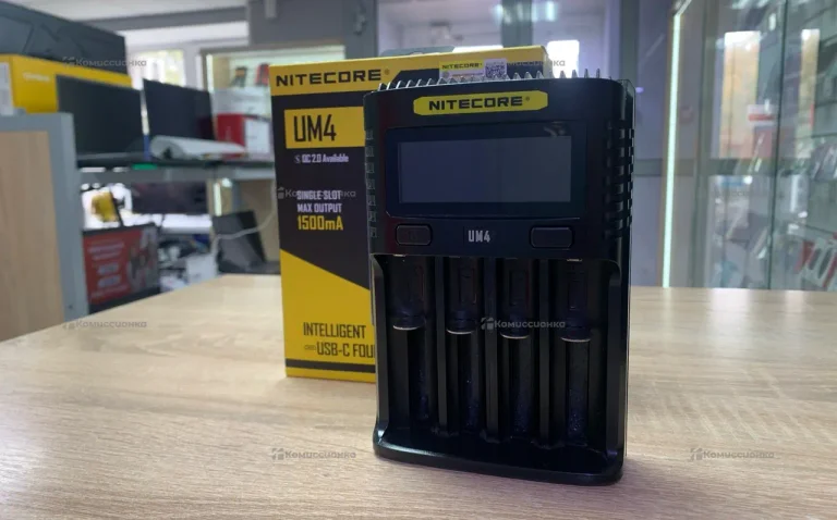 Зарядка для батареек Nitecore UM4