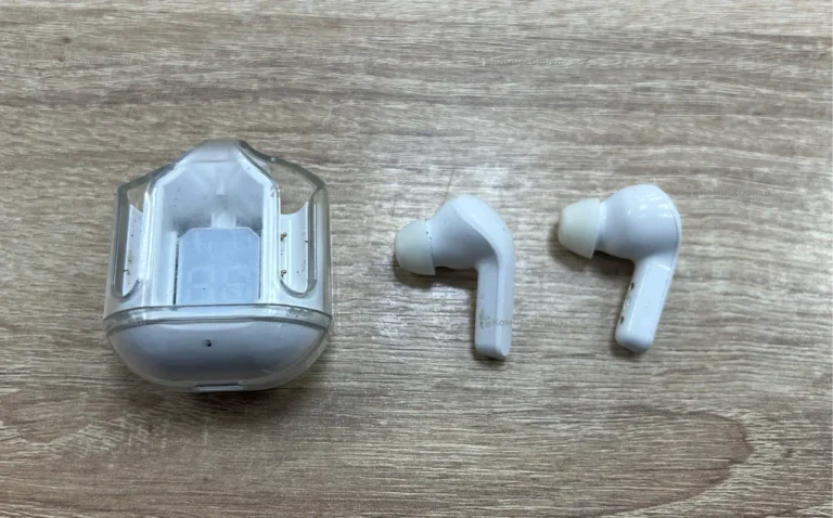 Наушники  белые