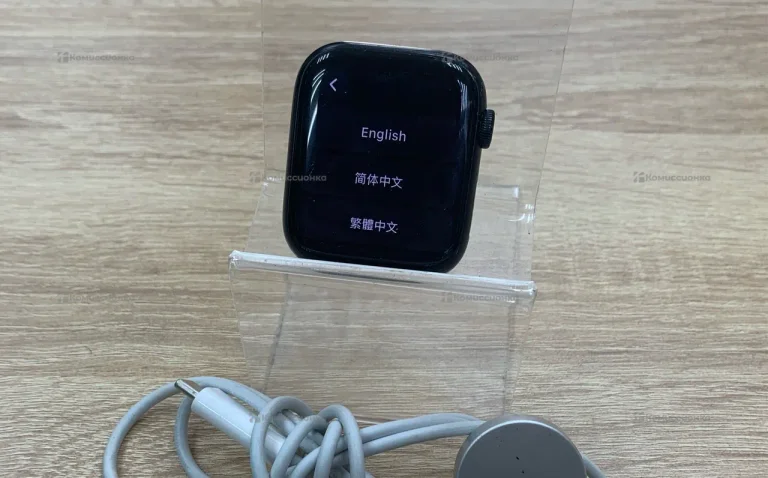 Часы  Apple Watch Series 7 45mm
