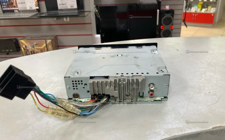 Автомагнитола  pioner mvh-150ub